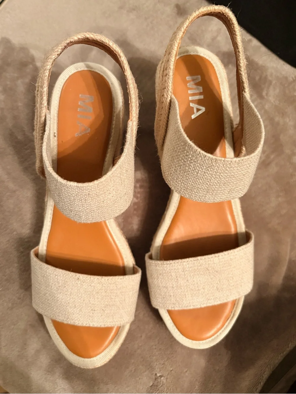 MIA Off White Espadrille Wedge Sandals Size 8